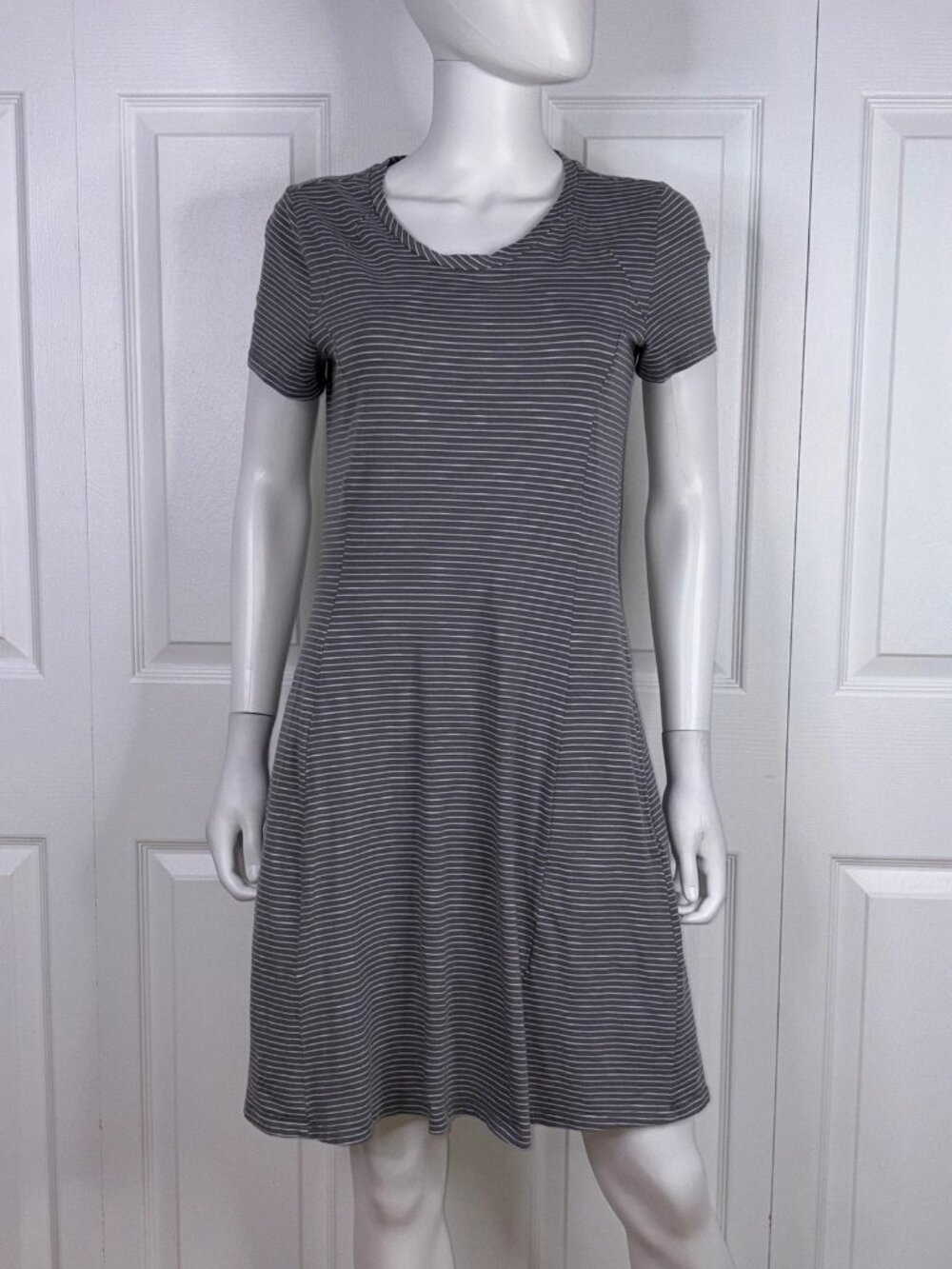 TOAD & CO women's short-sleeved dress small